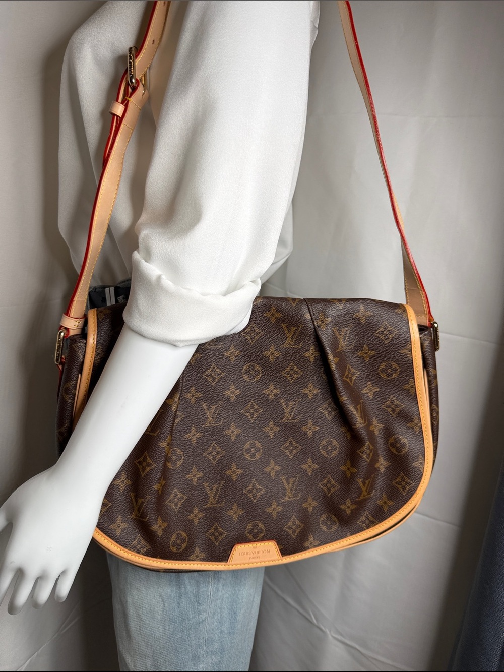 Louis Vuitton Brown Monogram Shoulder Bag with Natural Trim